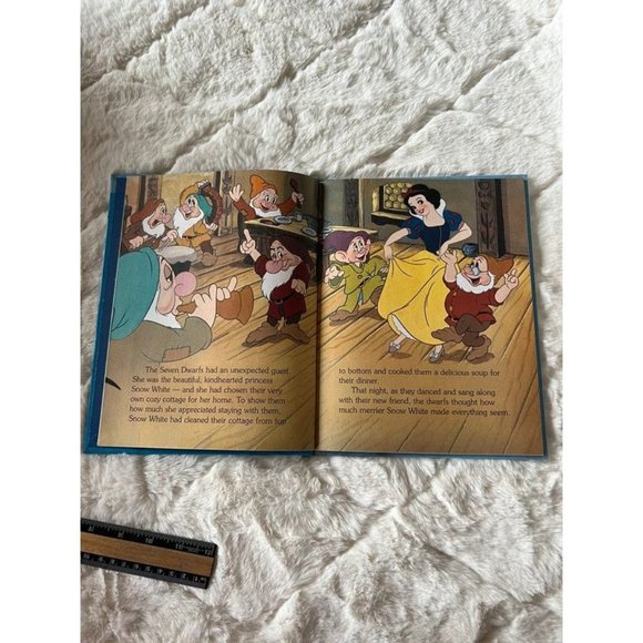 Disney Snow White and the Seven Dwarfs What A Surprise Children’s Book ✨BOGO - Picture 3 of 5